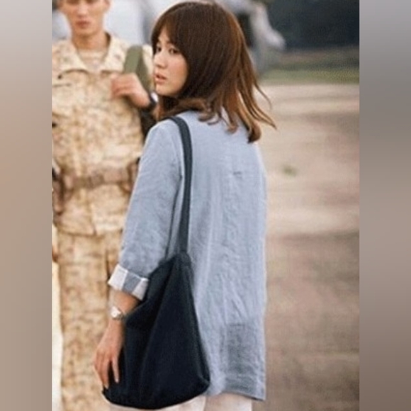 Authentic J.Estina Savvy Helio Korean Navy Tote Shoulder Bag K Drama fashion - Picture 2 of 14